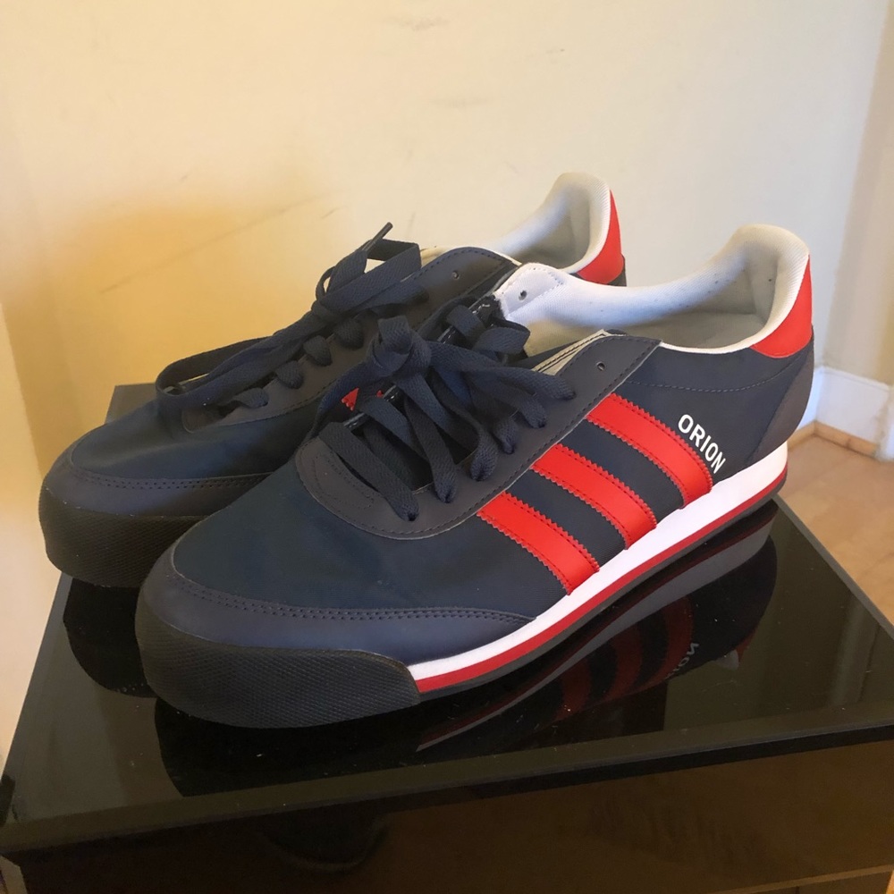 Adidas Low Cut Sneakers Size 12’s US Mens